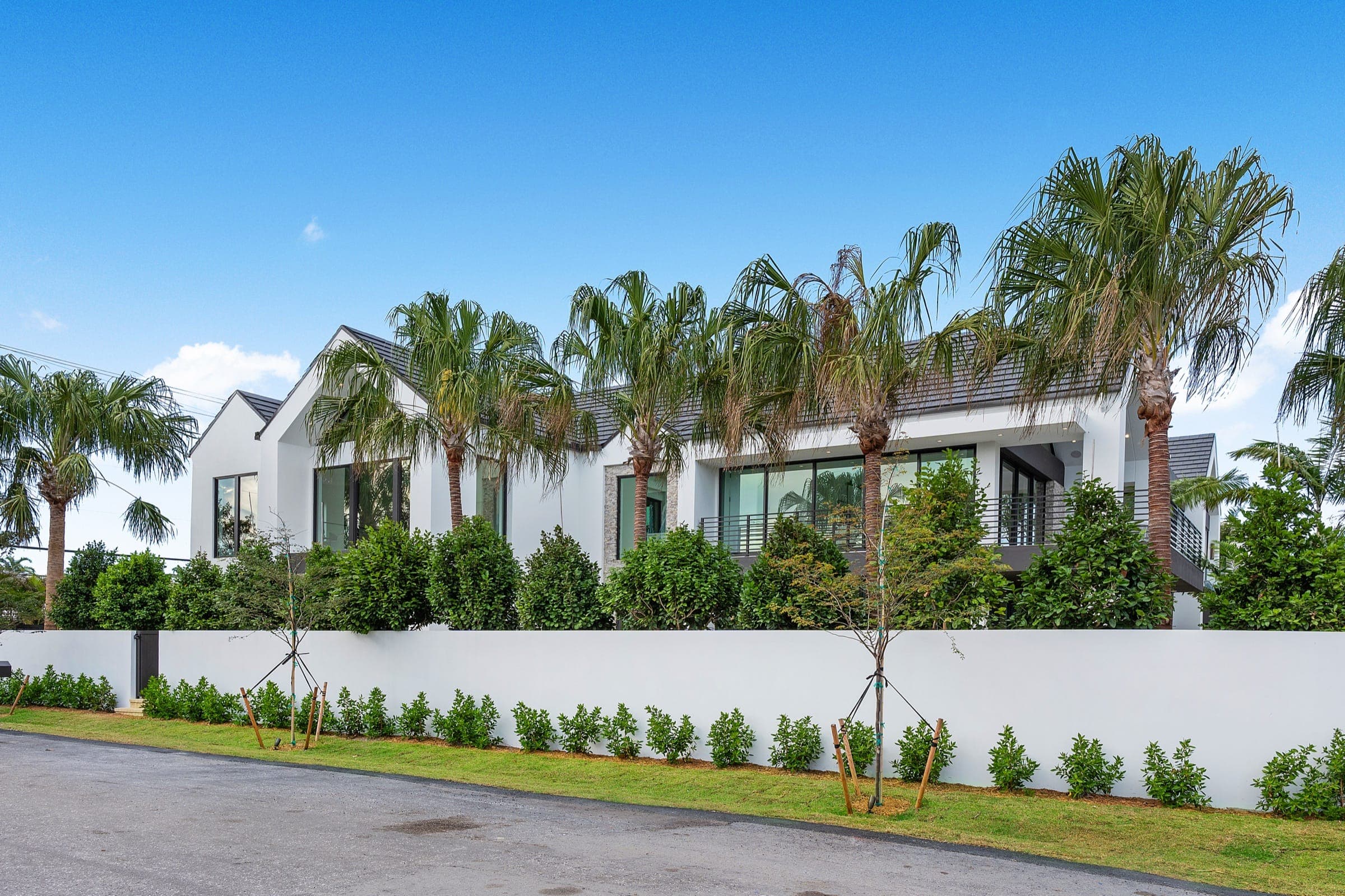 504 NE 7th Avenue | Modern Coastal by SouthShore Builders