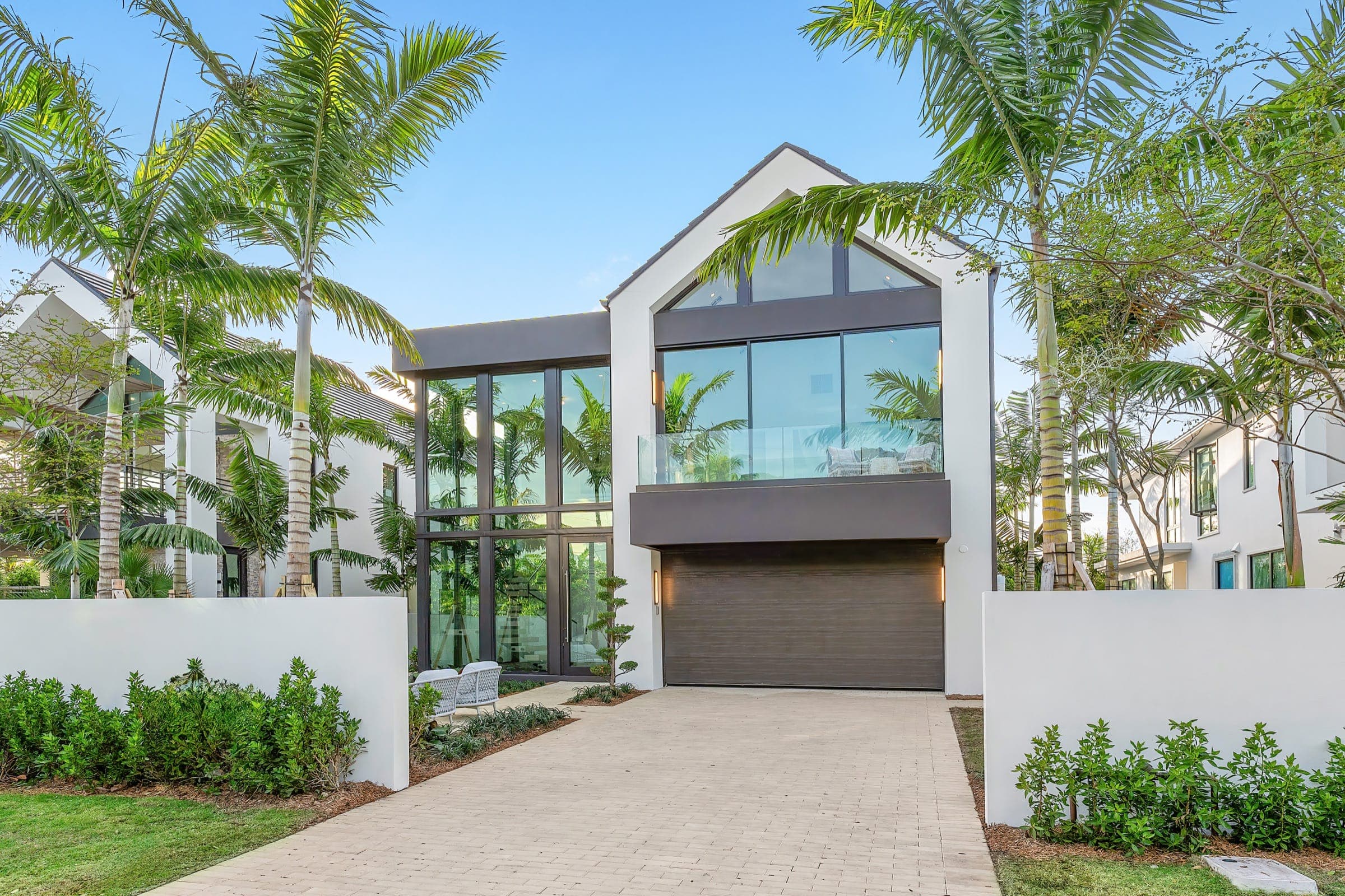 508 NE 7th Avenue | Modern Coastal by SouthShore Builders